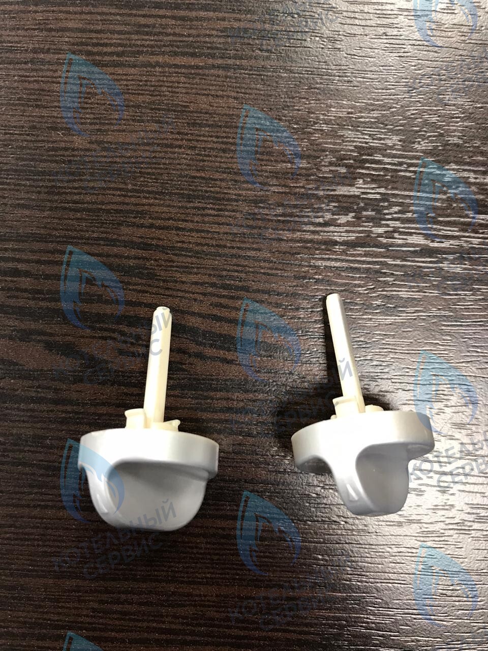 Ручки регулировки ОВ и ГВС (2шт/компл) Domina C/F N, Arena C/F 13-24 FERROLI (35015640)