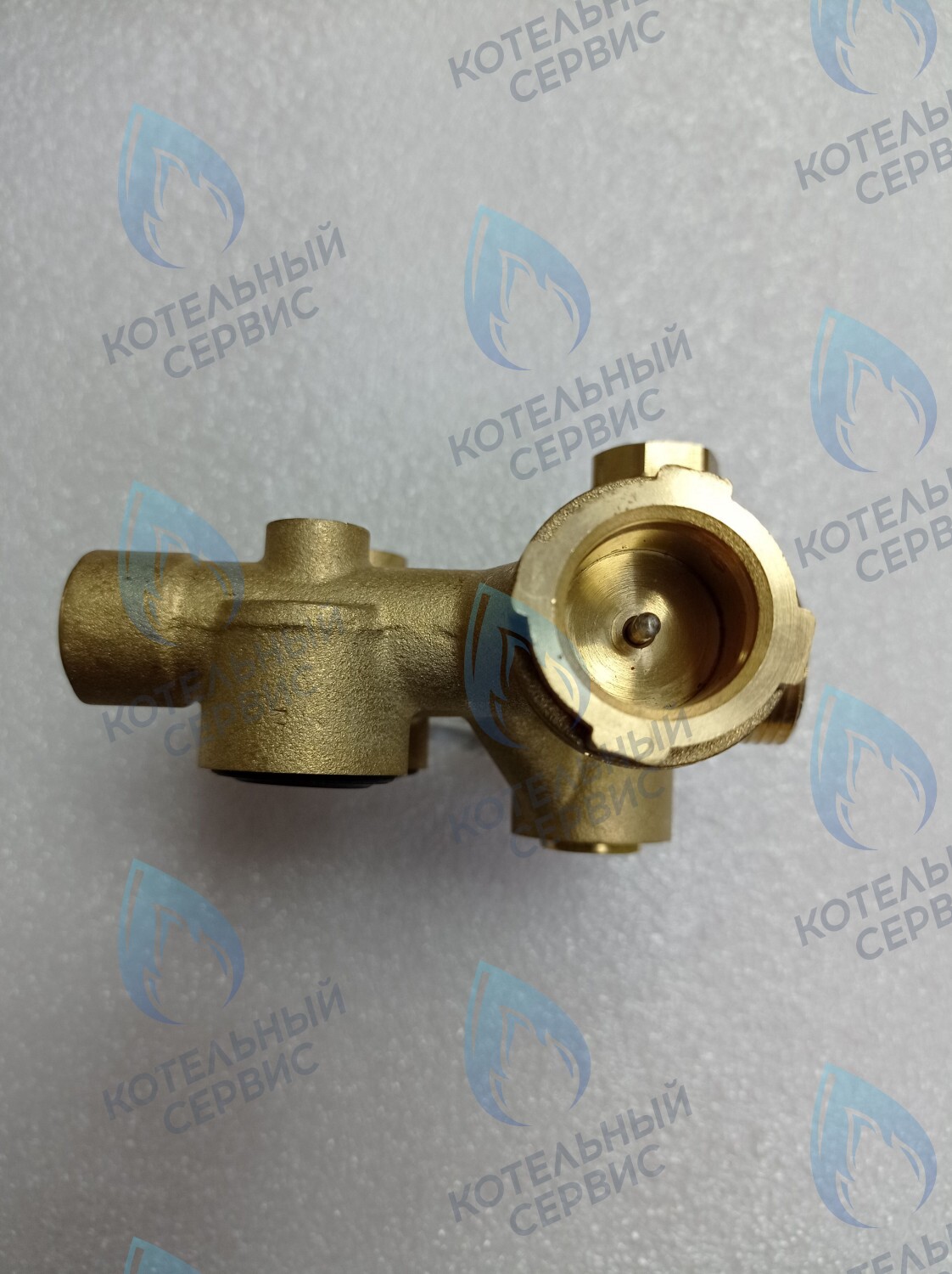 Клапан трехходовой (новый, шток 81,5мм) GAZECO 18 C2/T2, 24 C2/T2 Исполнение 2 (123) (после 07.14 г. до 05.16 г)