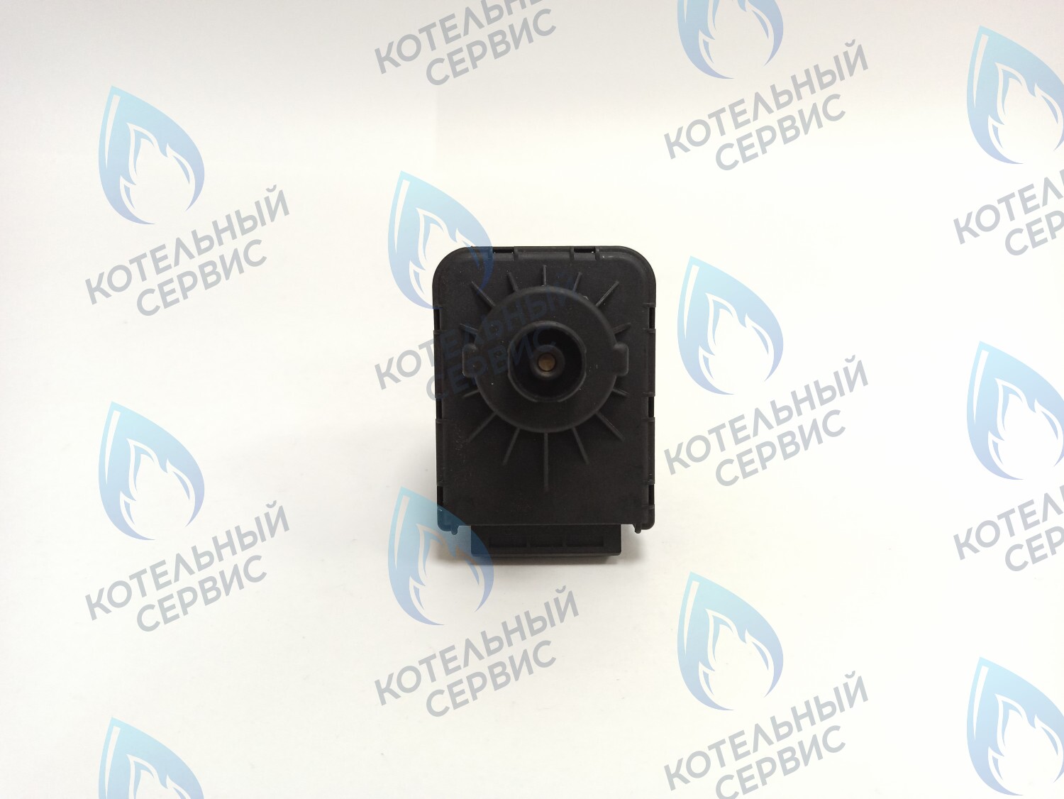 Сервопривод (мотор) трехходового клапана универсальный 7,5мм 220/240v (С) FERROLI, PROTHERM, VIESSMANN, ALPENHOFF, ALPHATHERM, ELECTROLUX, ROC, ELSOTHERM, OASIS, POLYKRAFT, HAIER, CHAFFOTEAUX, ARISTON, MIZUDO, ITALTHERM, THERMEX