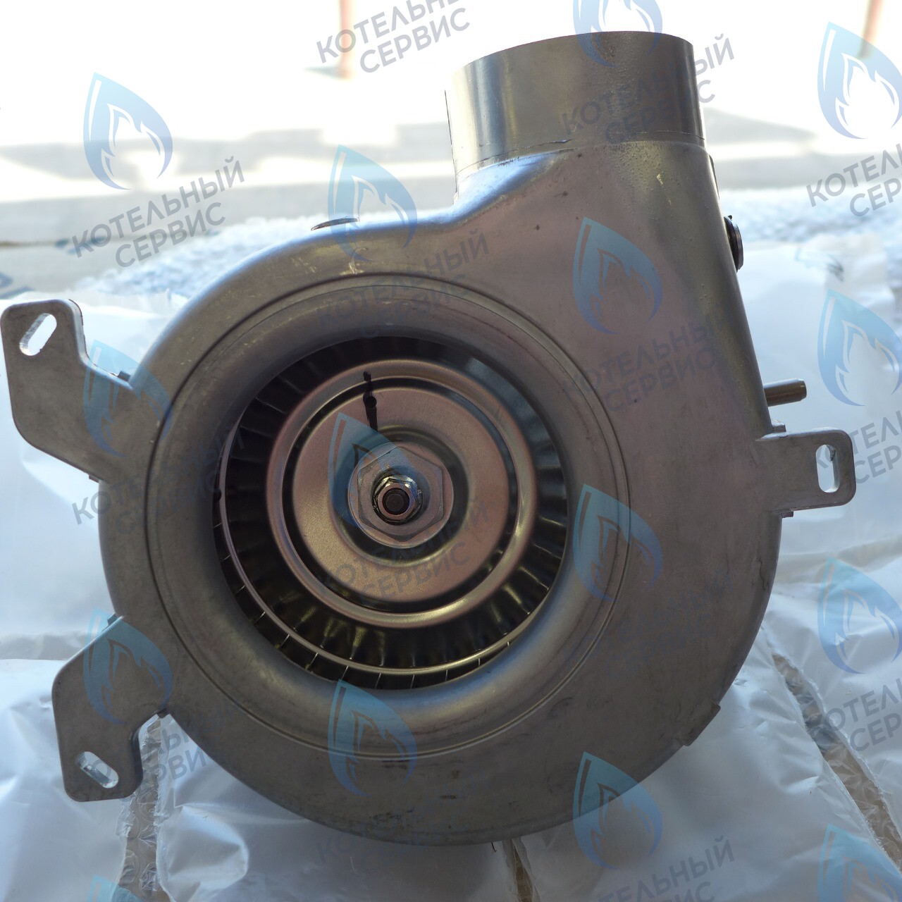 Вентилятор дымоудаления настенных газовых котлов VAILLANT turboFIT VUW 242/5-2 VU,  VUW