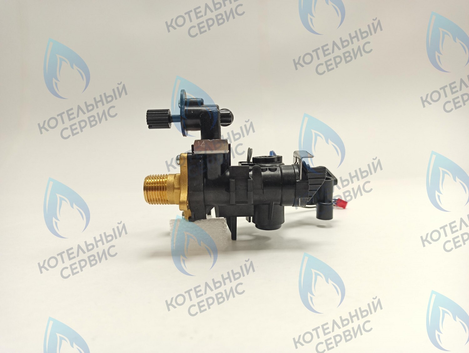 Гидроузел ГВС с датчиком протока, датчиком температуры и краном подпитки DELUXE E/C 35-40k NAVIEN