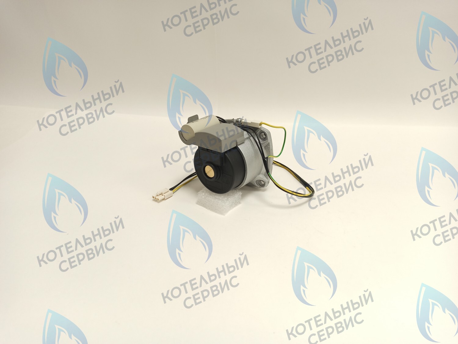 Двигатель насоса (черный пластик) (без улитки, с терминалом) (12/5, 15/5) аналог WILO 82w INTMSL15/5 HE-1 (21мм по часовой)