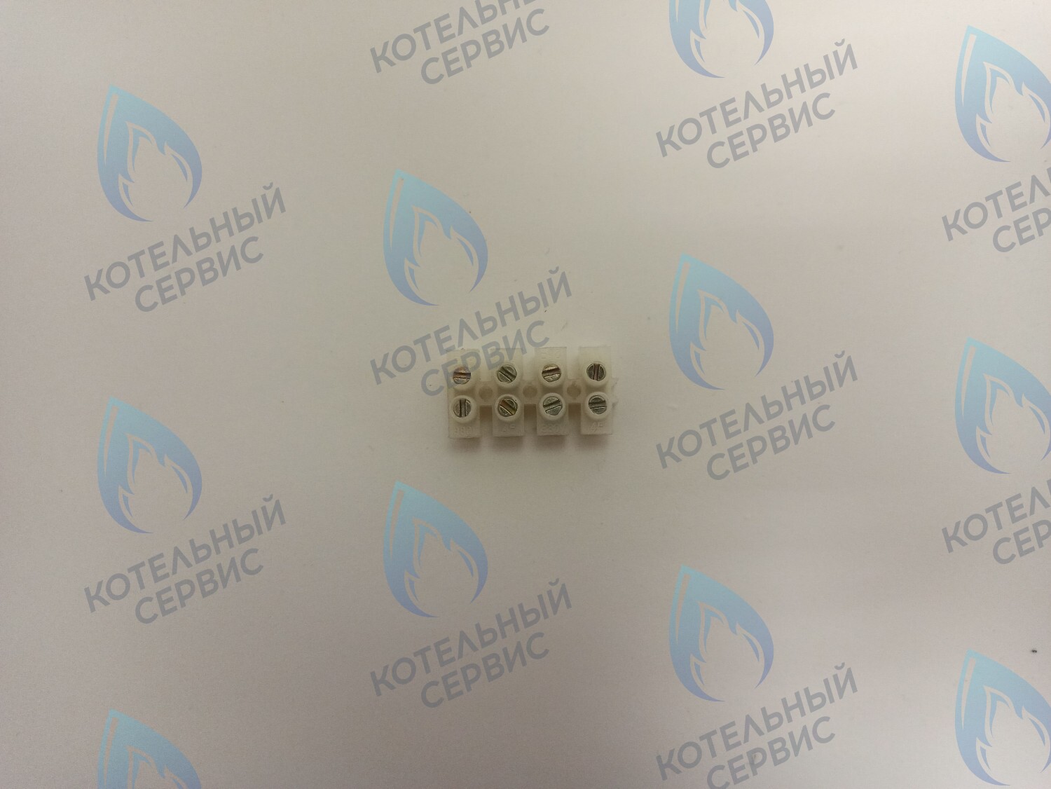 4-элементная пластмассовая рядовая скобка ELECTROLUX