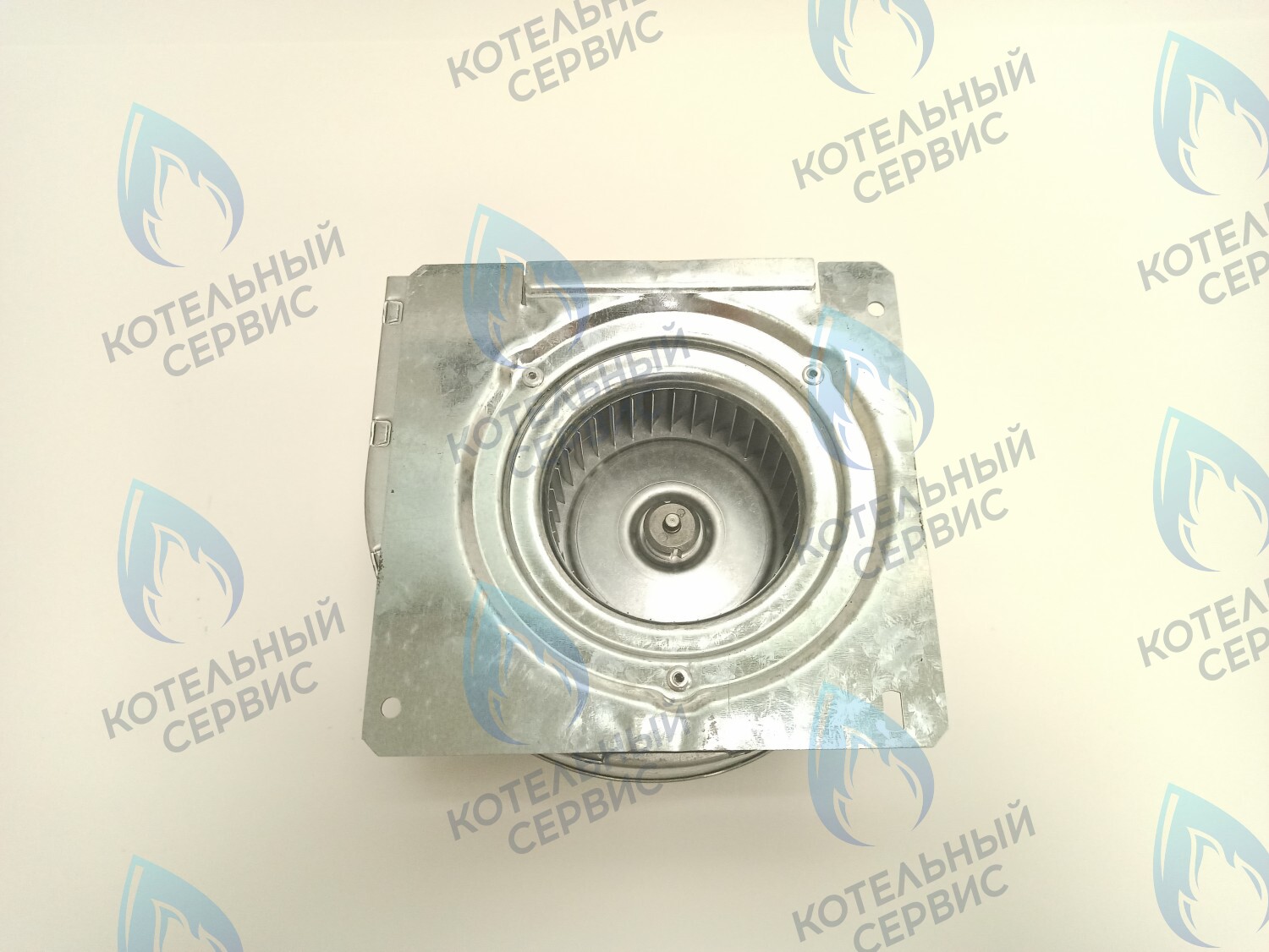 Вентилятор VAILLANT turboTEC 36kW 190262 (в комплекте с монтажной пластиной)