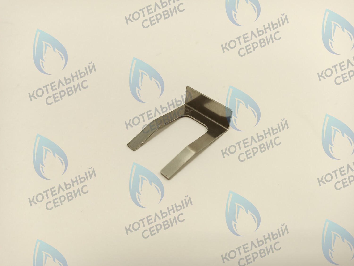 Клипса крепления трехходового клапана KENTATSU