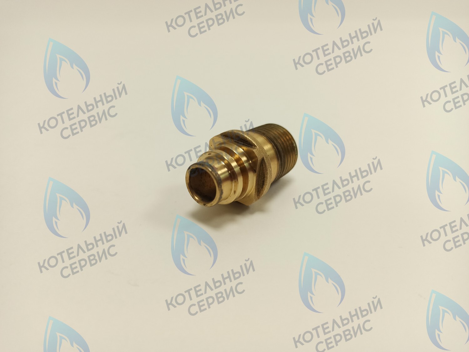 Выпускной штуцер для горячей воды CELTIC