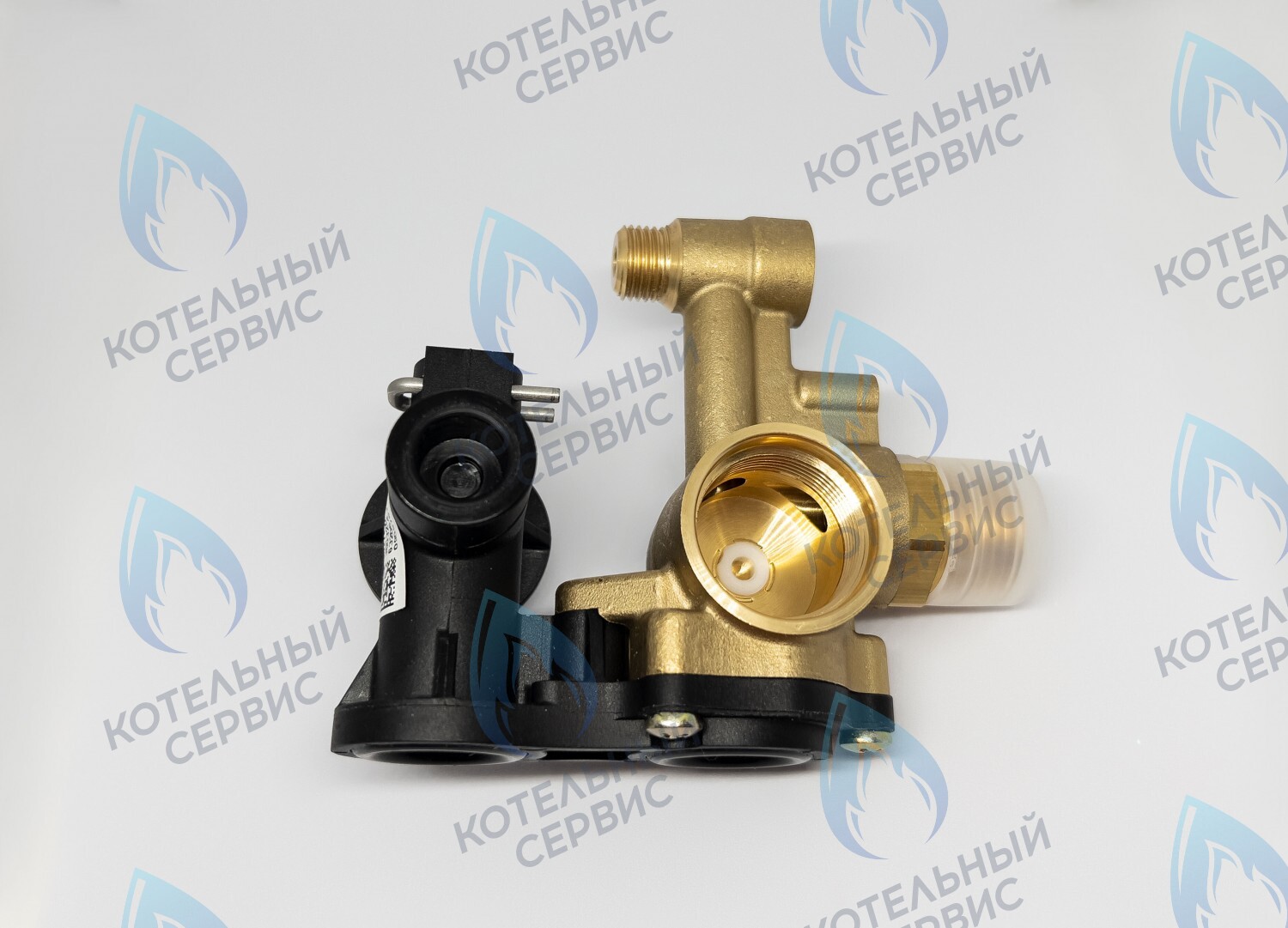 Крышка гидроблока (низ) латунь PROTHERM