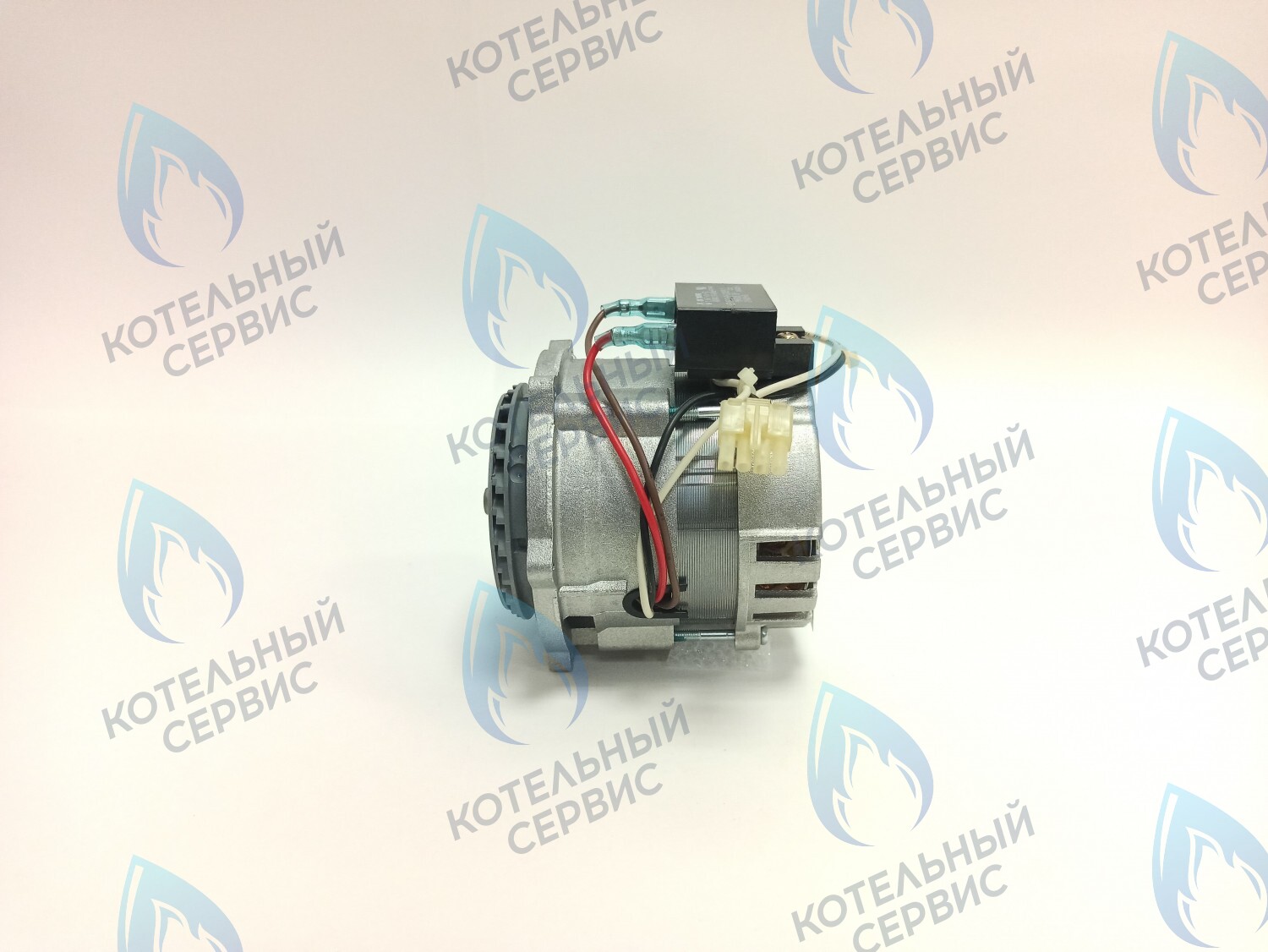 Двигатель насоса (без улитки, с прокладкой) 77w GRUNDFOS CS-0108DSB ARDERIA 2.13-20, CELTIC-DS 3.13-3.20, MASTER GAS SEOUL 11-21, DAESUNG A16-24